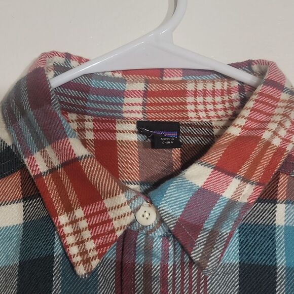 Patagonia Fjord Plaid Flannel Button Down Shirt EUC Midweight sz 4 Red Blue - Picture 3 of 7